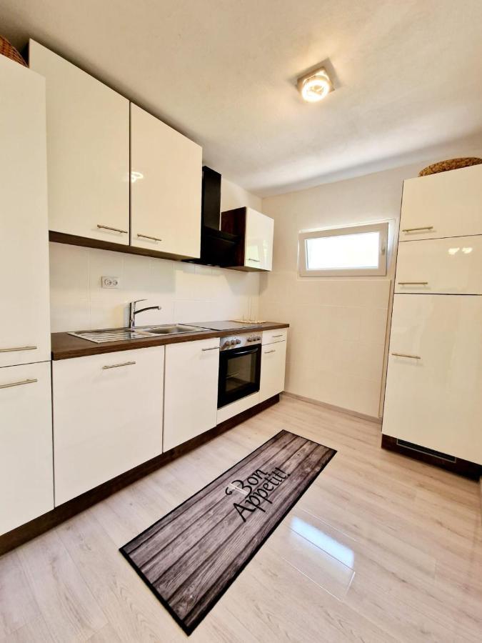 Split Apartment Exterior foto