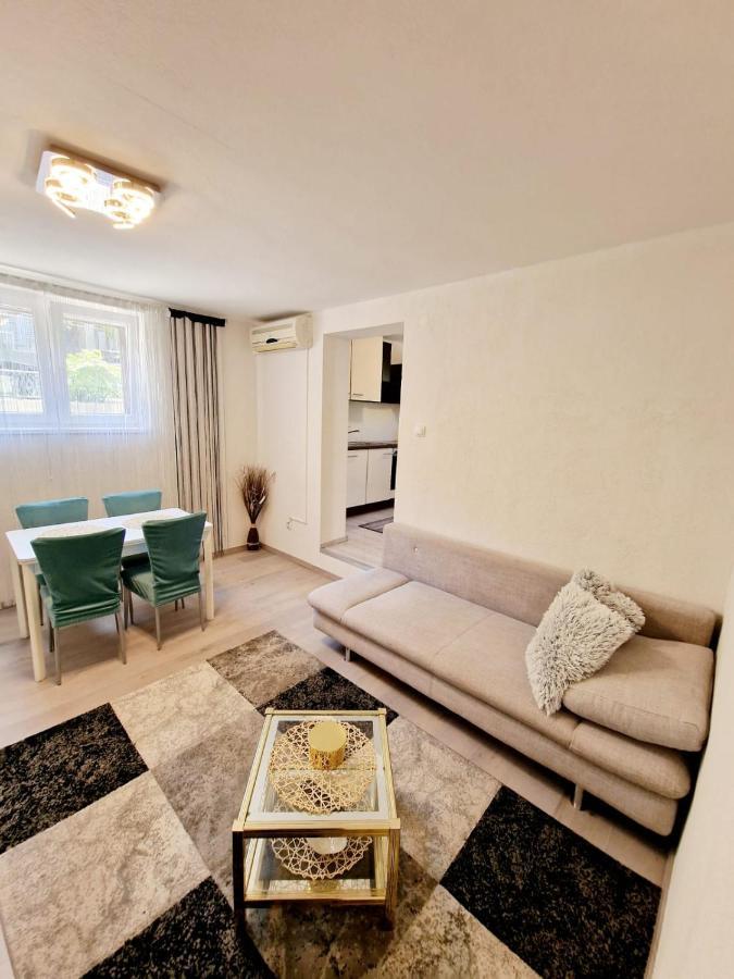 Split Apartment Exterior foto